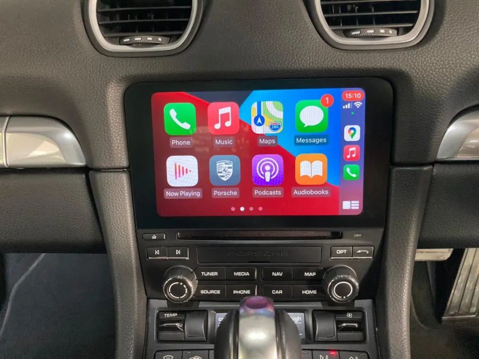 How to activate Porsche 718 CarPlay and Android Auto via USB